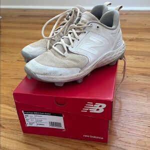 New Balance molded baseball cleats